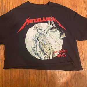 Cropped Metallica tshirt